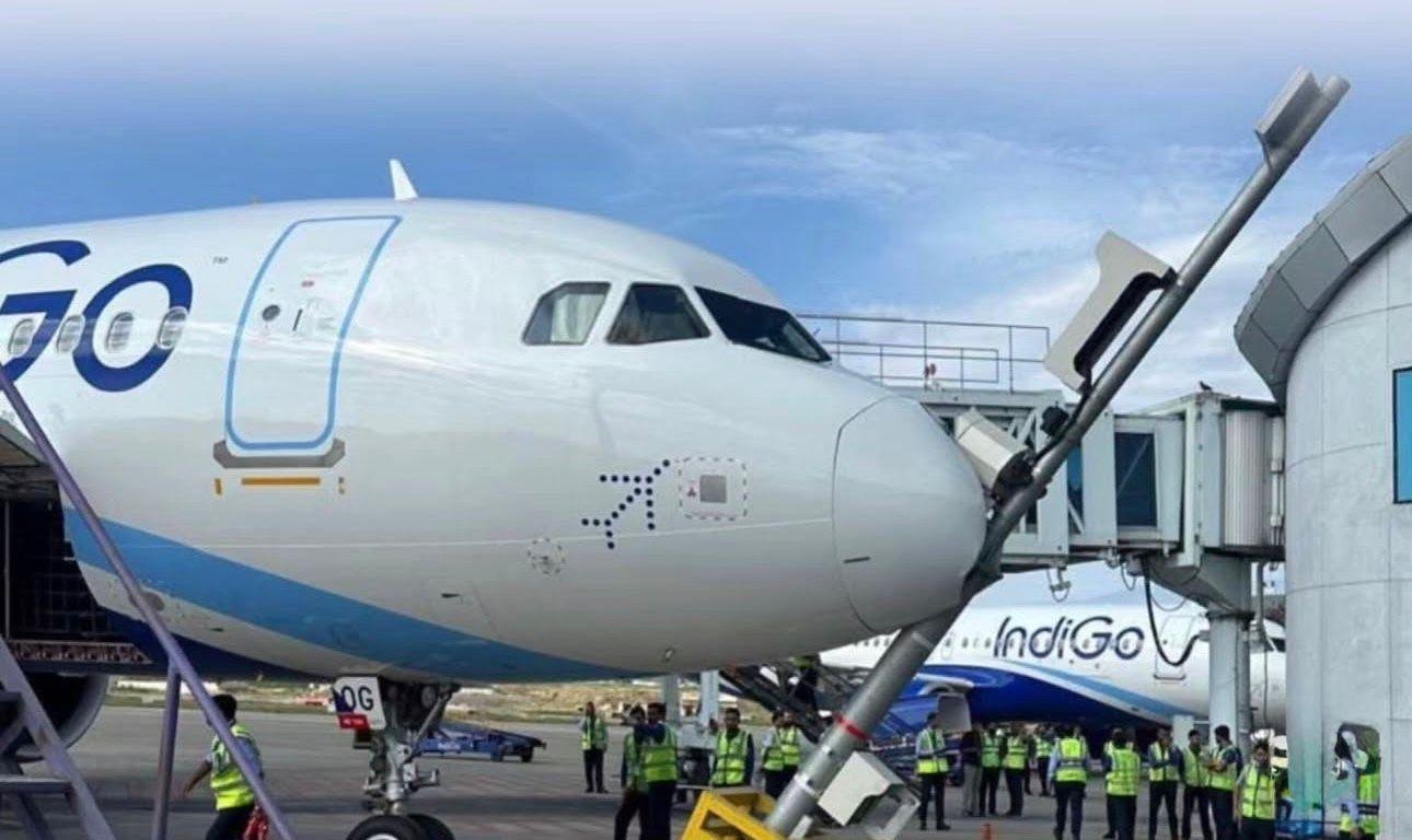 IndiGo Plane Hits Pole During Parking at Srinagar Airport: All Passengers Safe, Investigation Underway